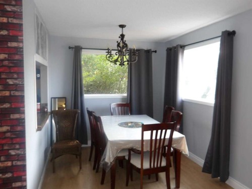 322060 Range Road 261, Rural Kneehill County, AB - Indoor Photo Showing Dining Room