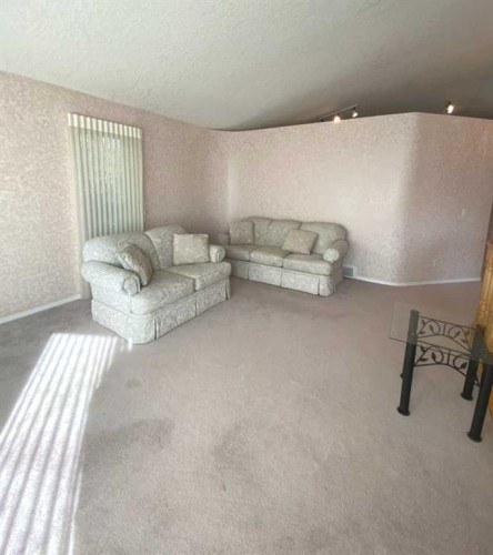 71 Park Place, Brooks, AB - Indoor