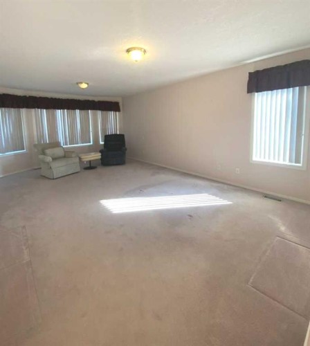 71 Park Place, Brooks, AB - Indoor Photo Showing Other Room