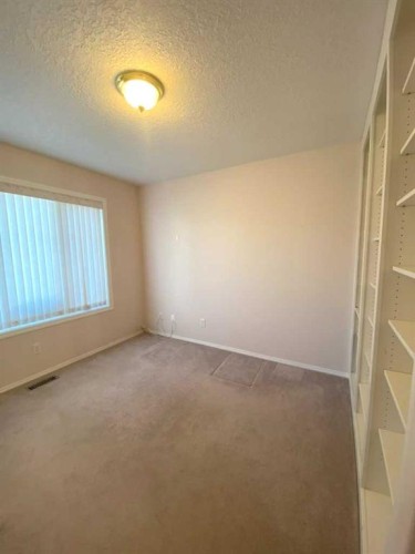 71 Park Place, Brooks, AB - Indoor Photo Showing Other Room