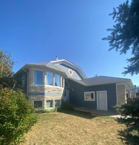 71 Park Place, Brooks, AB - Outdoor