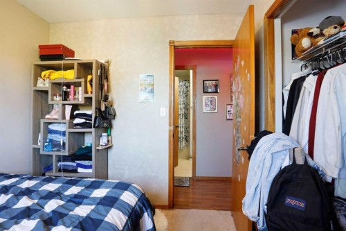 60 Pleasant Park Road West, Brooks, AB - Indoor Photo Showing Bedroom