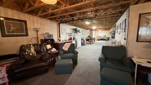 219 1 Avenue East, Youngstown, AB - Indoor Photo Showing Basement