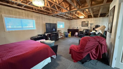 219 1 Avenue East, Youngstown, AB - Indoor Photo Showing Bedroom
