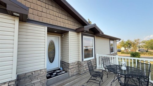 219 1 Avenue East, Youngstown, AB - Outdoor With Deck Patio Veranda With Exterior