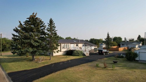 219 1 Avenue East, Youngstown, AB - Outdoor