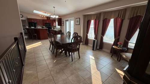 219 1 Avenue East, Youngstown, AB - Indoor Photo Showing Dining Room