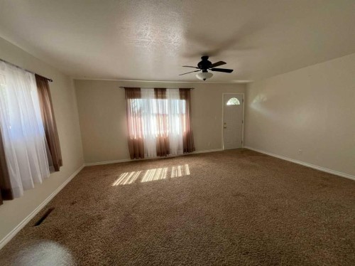 126 Harris Road, Taber, AB - Indoor Photo Showing Other Room