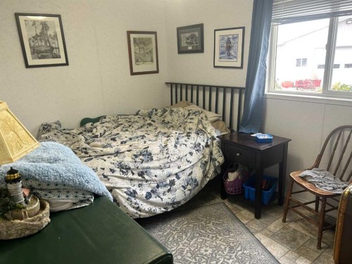 335035 Range Road 271, Rural Kneehill County, AB - Indoor Photo Showing Bedroom