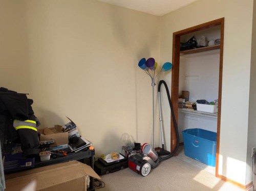 103 7 Avenue Se, Drumheller, AB - Indoor