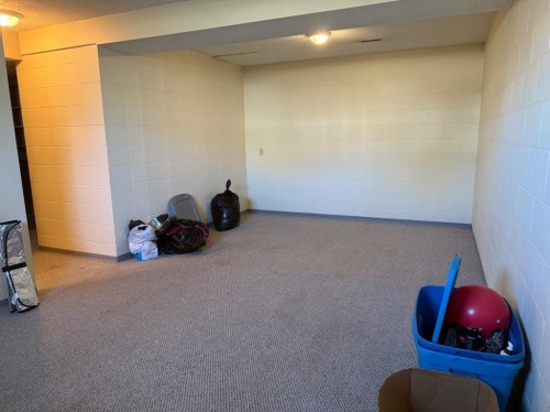 103 7 Avenue Se, Drumheller, AB - Indoor