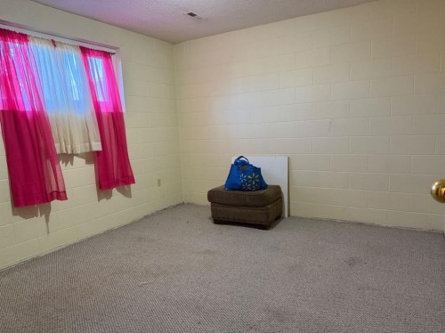 103 7 Avenue Se, Drumheller, AB - Indoor