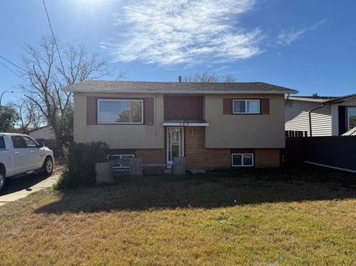 103 7 Avenue Se, Drumheller, AB - Outdoor