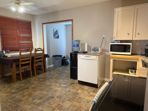 103 7 Avenue Se, Drumheller, AB - Indoor