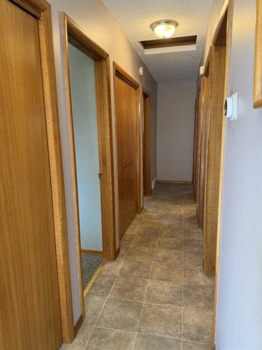 816 James Crescent, Hanna, AB - Indoor Photo Showing Other Room