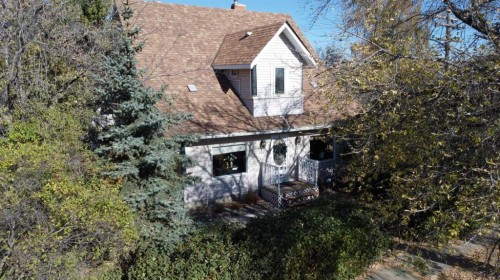 102 4 Avenue WEST Hanna, AB T0J 1P0