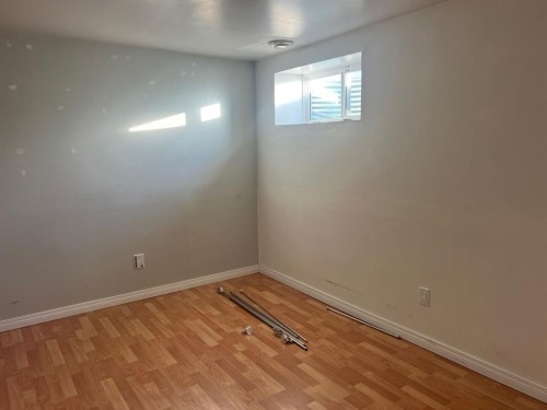 48 Hunts Crescent, Drumheller, AB - Indoor Photo Showing Other Room