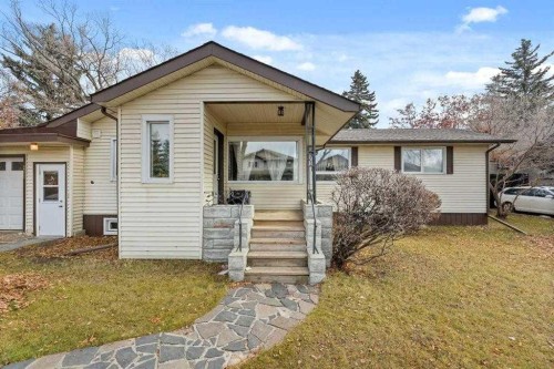 4609 47 Avenue  Olds, AB T4H 1C7