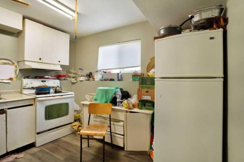 144 Upland Boulevard, Brooks, AB - Indoor Photo Showing Kitchen