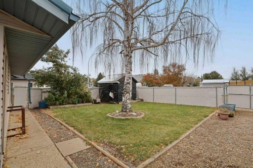 144 Upland Boulevard, Brooks, AB - Outdoor