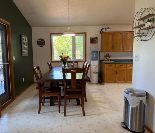 92 Beech Street, Drumheller, AB - Indoor Photo Showing Dining Room