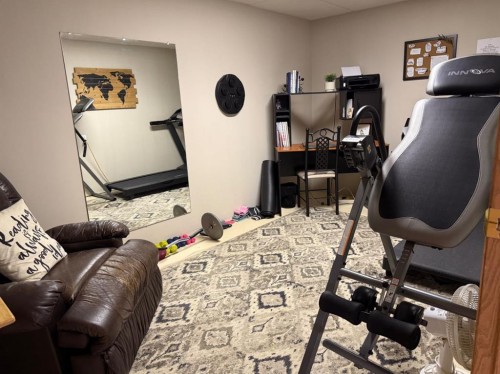 92 Beech Street, Drumheller, AB - Indoor