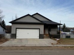 656 Hunter Drive  Drumheller, AB T0J 0Y0