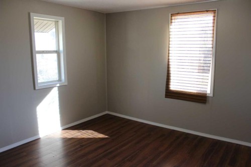 515 2 Avenue East, Brooks, AB - Indoor Photo Showing Other Room