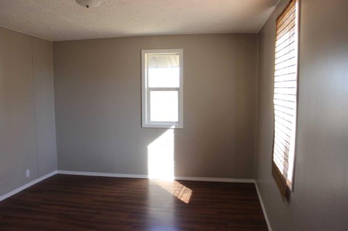 515 2 Avenue East, Brooks, AB - Indoor Photo Showing Other Room