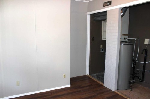 515 2 Avenue East, Brooks, AB - Indoor Photo Showing Other Room