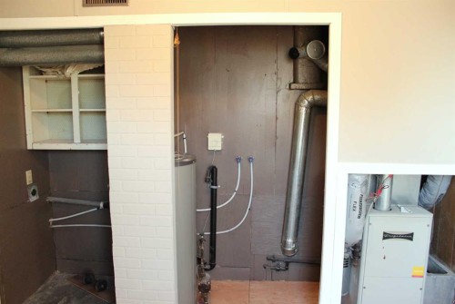 515 2 Avenue East, Brooks, AB - Indoor