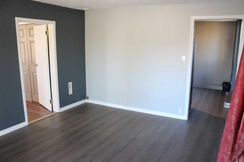 515 2 Avenue East, Brooks, AB - Indoor Photo Showing Other Room