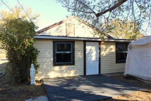 515 2 Avenue East, Brooks, AB - Outdoor