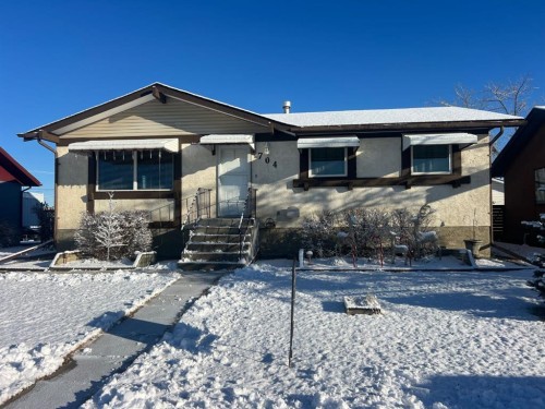 704 Bankview Drive  Drumheller, AB T0J 0Y6