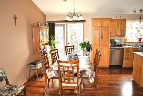 164 Upland Avenue, Brooks, AB - Indoor Photo Showing Dining Room