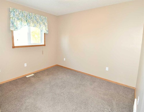 164 Upland Avenue, Brooks, AB - Indoor Photo Showing Other Room