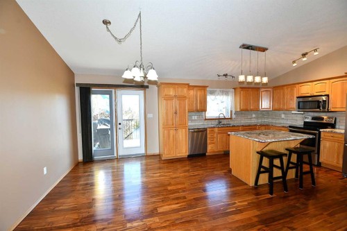 164 Upland Avenue, Brooks, AB - Indoor Photo Showing Kitchen