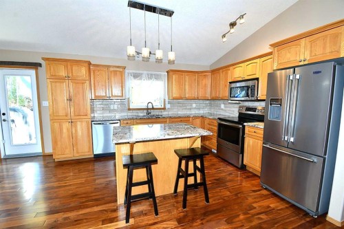 164 Upland Avenue, Brooks, AB - Indoor Photo Showing Kitchen With Stainless Steel Kitchen