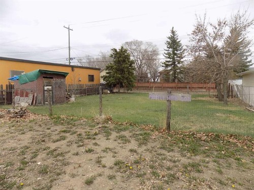 413 1 Avenue West, Hanna, AB 