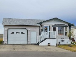 43-5210 65 Avenue  Olds, AB T4H 1W7