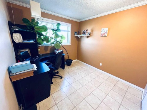 11 Lake Newell Crescent East, Brooks, AB - Indoor