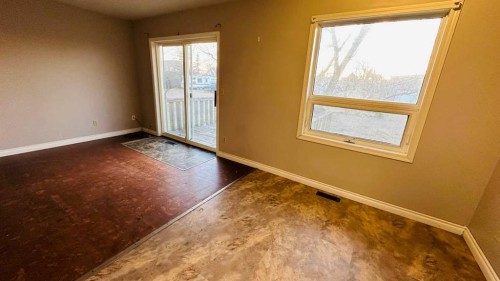 108 Railway Avenue North, Morrin, AB - Indoor Photo Showing Other Room