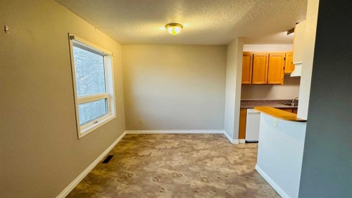 108 Railway Avenue North, Morrin, AB - Indoor