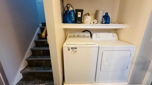 108 Railway Avenue North, Morrin, AB - Indoor Photo Showing Laundry Room