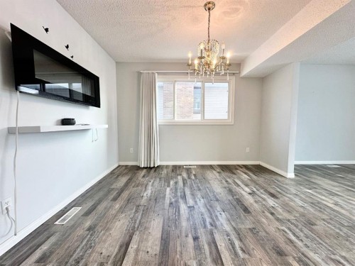 1120 2 Avenue East, Brooks, AB - Indoor Photo Showing Other Room