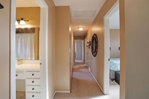 1120 2 Avenue East, Brooks, AB - Indoor Photo Showing Other Room