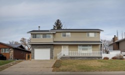 1120 2 Avenue EAST Brooks, AB T1R 0K9