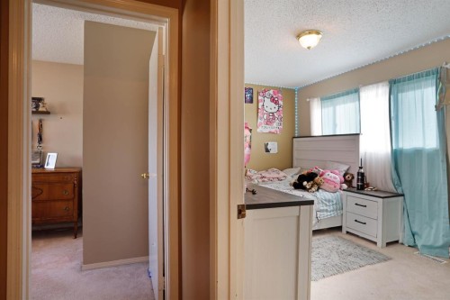 1120 2 Avenue East, Brooks, AB - Indoor