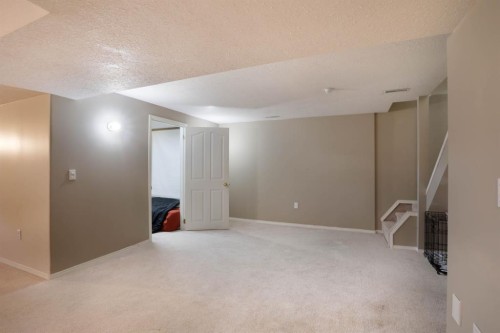 1120 2 Avenue East, Brooks, AB - Indoor