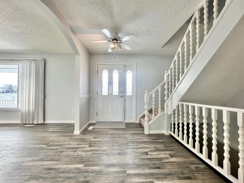 1120 2 Avenue East, Brooks, AB - Indoor Photo Showing Other Room